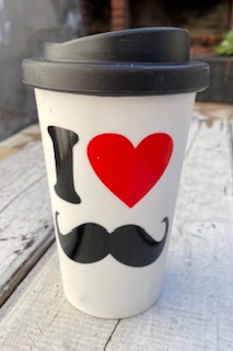 Vaso con tapa Bigote